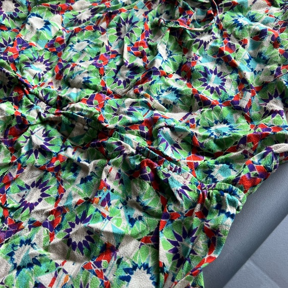 Cabi cinched print sleeveless top, size large - Picture 4 of 4